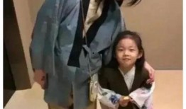 娱乐圈吃瓜爆料恋情,甜蜜瞬间引发热议